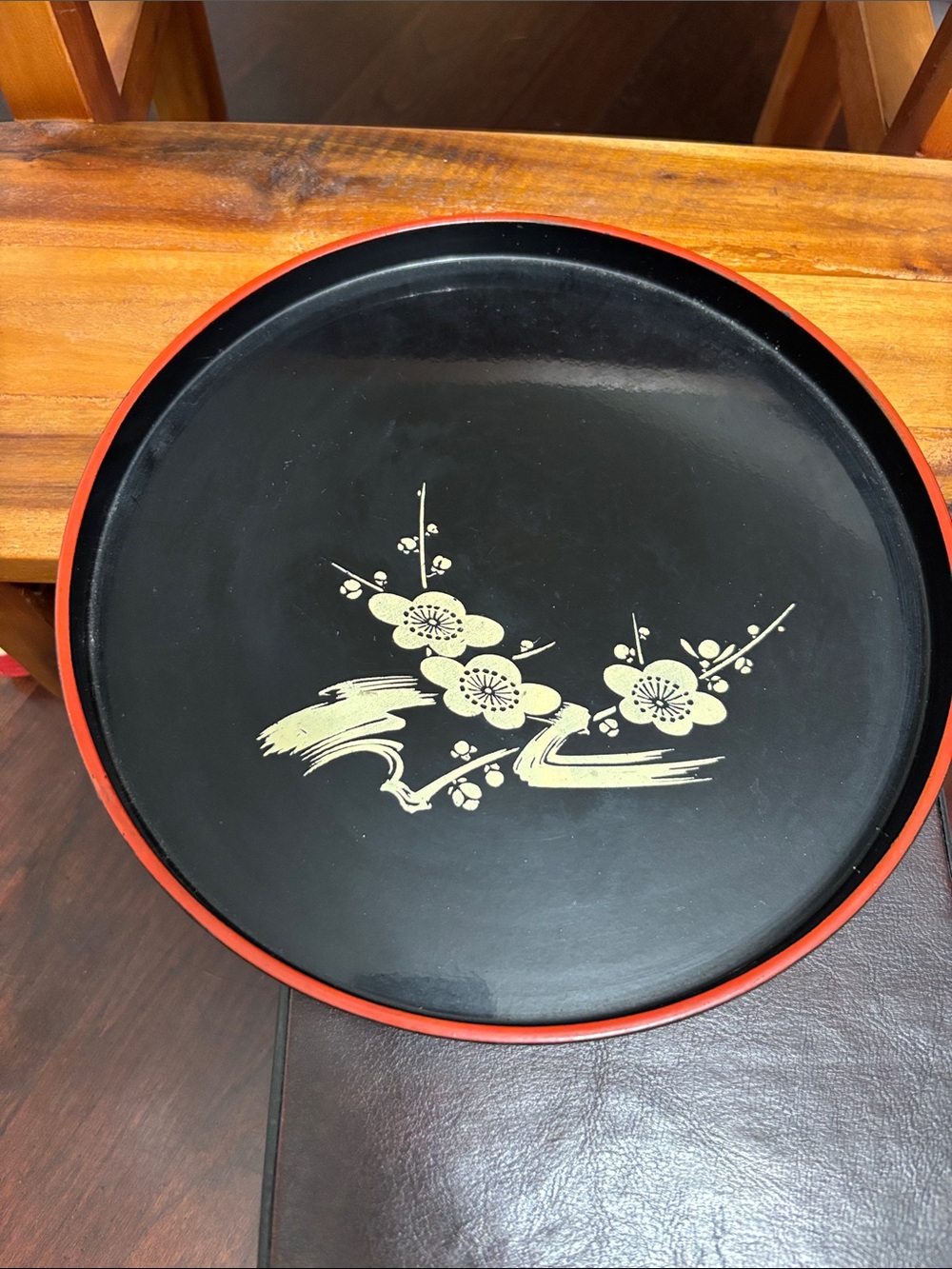 VTG Japanese lacquerware round serving tray with a floral design black and red
